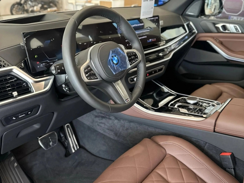 Foto do veículo BMW X5 3.0 I6 TURBO HÍBRIDO XDRIVE50E M SPORT AUTOMÁTICO 2026 0 KM 799.900,00