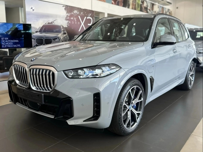 Foto do veículo BMW X5 3.0 I6 TURBO HÍBRIDO XDRIVE50E M SPORT AUTOMÁTICO 2026 0 KM 799.900,00