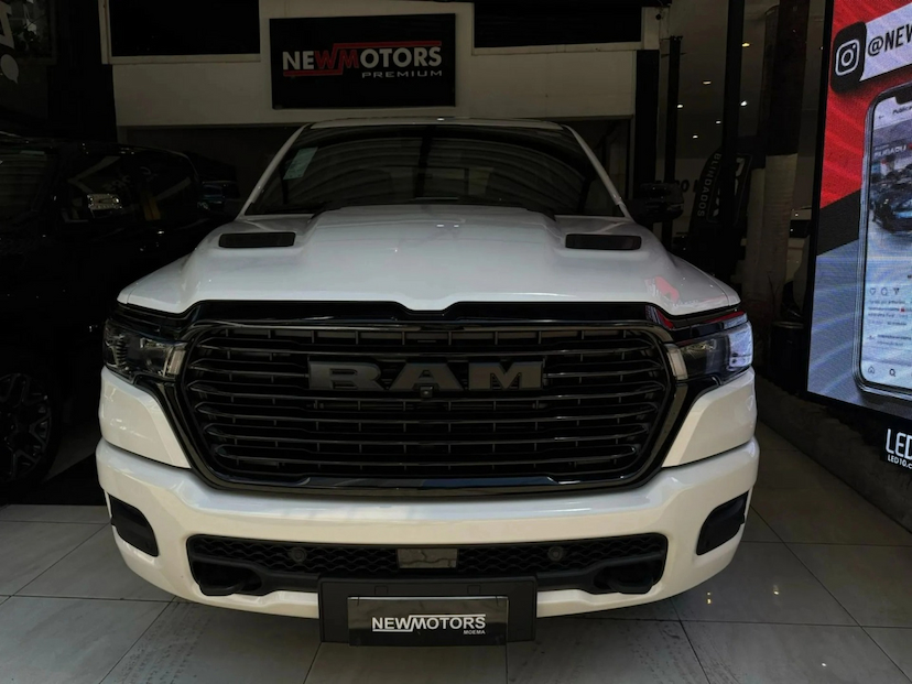 Foto do veículo RAM 1500 3.0 HURRICANE 6 BITURBO GASOLINA LARAMIE NIGHT EDITION CD 4X4 AUTOMÁTICO 2025 0 KM 594.690,00