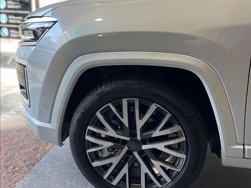 Foto do veículo JEEP COMMANDER 1.3 T270 TURBO FLEX OVERLAND AT6 2026 0 KM 249.500,00