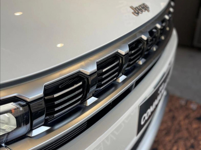 Foto do veículo JEEP COMMANDER 1.3 T270 TURBO FLEX OVERLAND AT6 2026 0 KM 249.500,00
