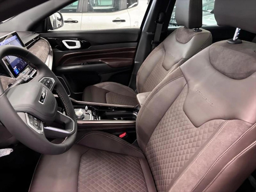 Foto do veículo JEEP COMMANDER 1.3 T270 TURBO FLEX OVERLAND AT6 2026 0 KM 249.500,00