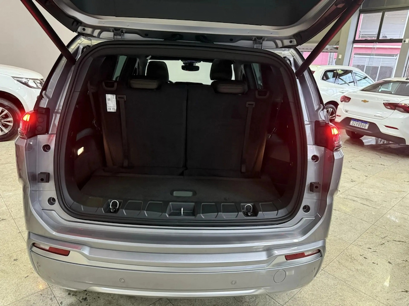 Foto do veículo JEEP COMMANDER 1.3 T270 TURBO FLEX OVERLAND AT6 2026 0 KM 249.500,00