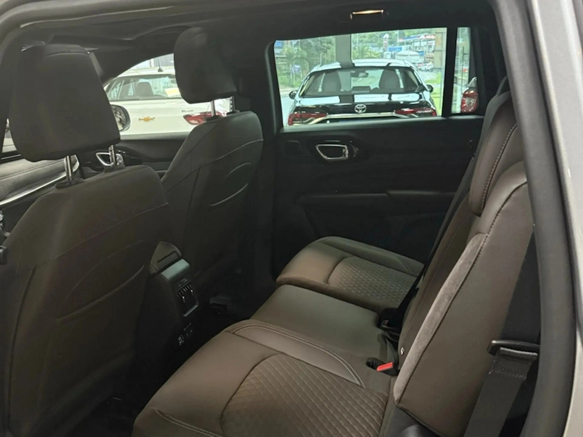 Foto do veículo JEEP COMMANDER 1.3 T270 TURBO FLEX OVERLAND AT6 2026 0 KM 249.500,00
