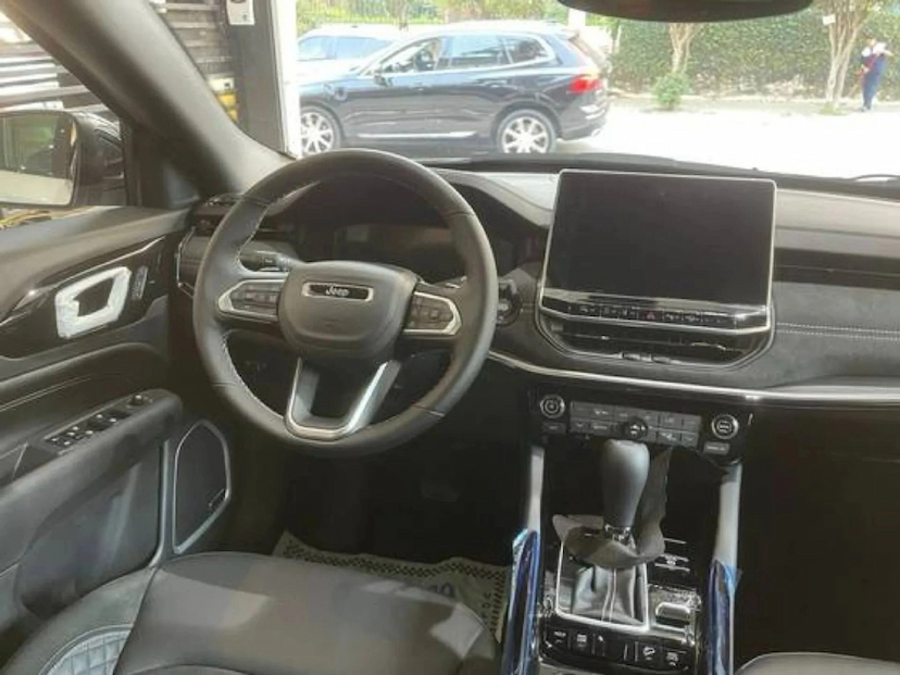 Foto do veículo JEEP COMMANDER 2.0 HURRICANE 4 TURBO GASOLINA BLACKHAWK AT9 2026 0 KM 290.777,00
