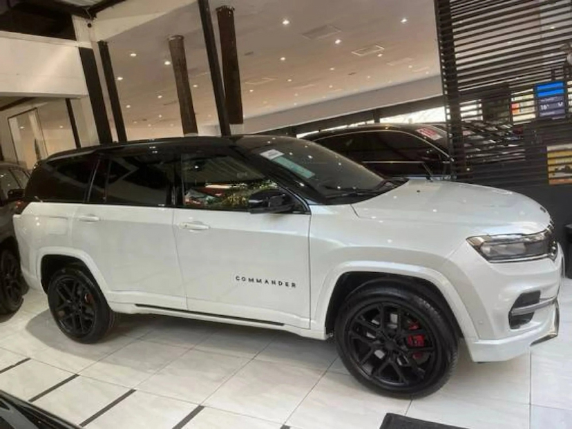 Foto do veículo JEEP COMMANDER 2.0 HURRICANE 4 TURBO GASOLINA BLACKHAWK AT9 2026 0 KM 290.777,00