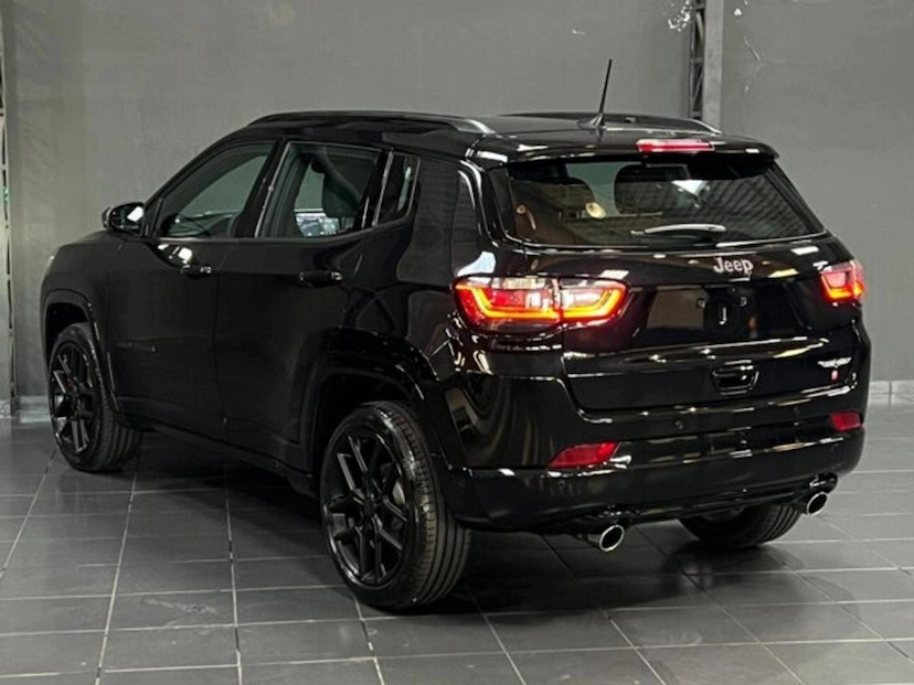 Foto do veículo JEEP COMPASS 2.0 HURRICANE 4 TURBO GASOLINA BLACKHAWK AT9 2026 0 KM 237.777,00