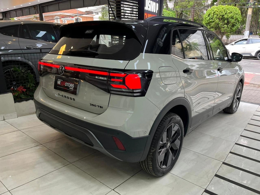 Foto do veículo VOLKSWAGEN T-CROSS 1.4 250 TSI TOTAL FLEX EXTREME AUTOMÁTICO 2026 0 KM 178.777,00