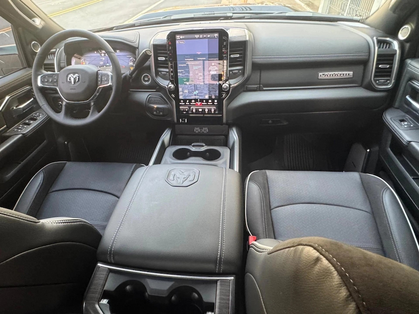 Foto do veículo RAM 3500 6.7 I6 TURBO DIESEL LARAMIE NIGHT EDITION CD 4X4  AUTOMÁTICO 2025 0 KM 539.800,00