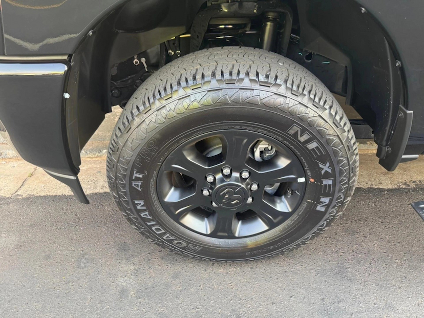 Foto do veículo RAM 3500 6.7 I6 TURBO DIESEL LARAMIE NIGHT EDITION CD 4X4  AUTOMÁTICO 2025 0 KM 539.800,00