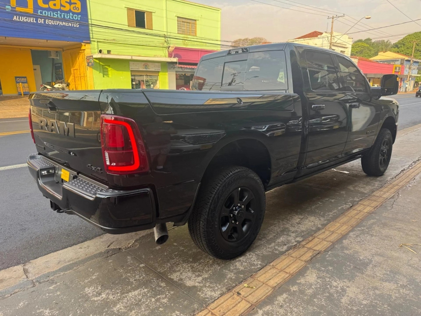 Foto do veículo RAM 3500 6.7 I6 TURBO DIESEL LARAMIE NIGHT EDITION CD 4X4  AUTOMÁTICO 2025 0 KM 539.800,00