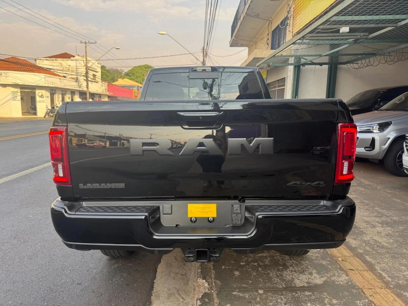 Foto do veículo RAM 3500 6.7 I6 TURBO DIESEL LARAMIE NIGHT EDITION CD 4X4  AUTOMÁTICO 2025 0 KM 539.800,00