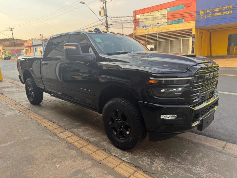 Foto do veículo RAM 3500 6.7 I6 TURBO DIESEL LARAMIE NIGHT EDITION CD 4X4  AUTOMÁTICO 2025 0 KM 539.800,00