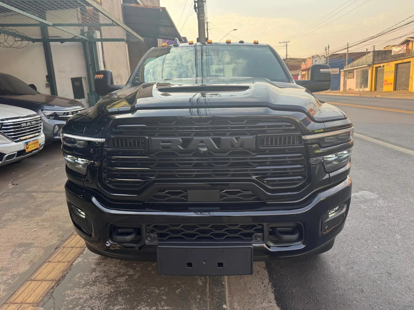 Foto do veículo RAM 3500 6.7 I6 TURBO DIESEL LARAMIE NIGHT EDITION CD 4X4  AUTOMÁTICO 2025 0 KM 539.800,00