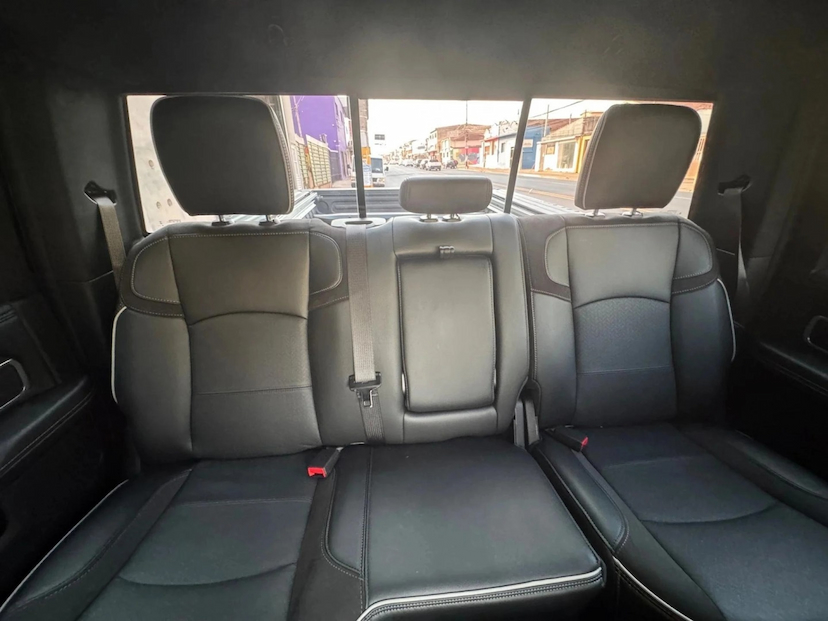 Foto do veículo RAM 3500 6.7 I6 TURBO DIESEL LARAMIE NIGHT EDITION CD 4X4  AUTOMÁTICO 2025 0 KM 539.800,00