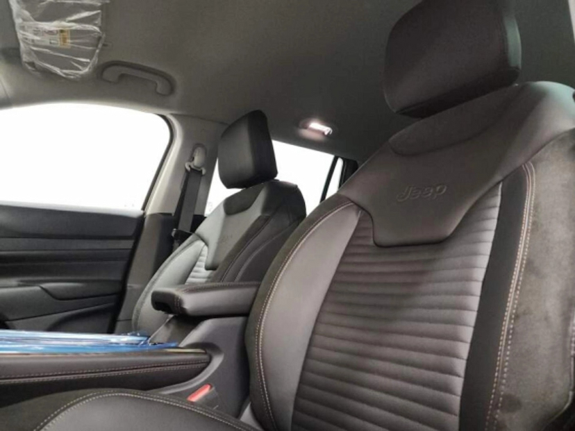 Foto do veículo JEEP COMMANDER 1.3 T270 TURBO FLEX LIMITED AT6 2026 0 KM 222.777,00