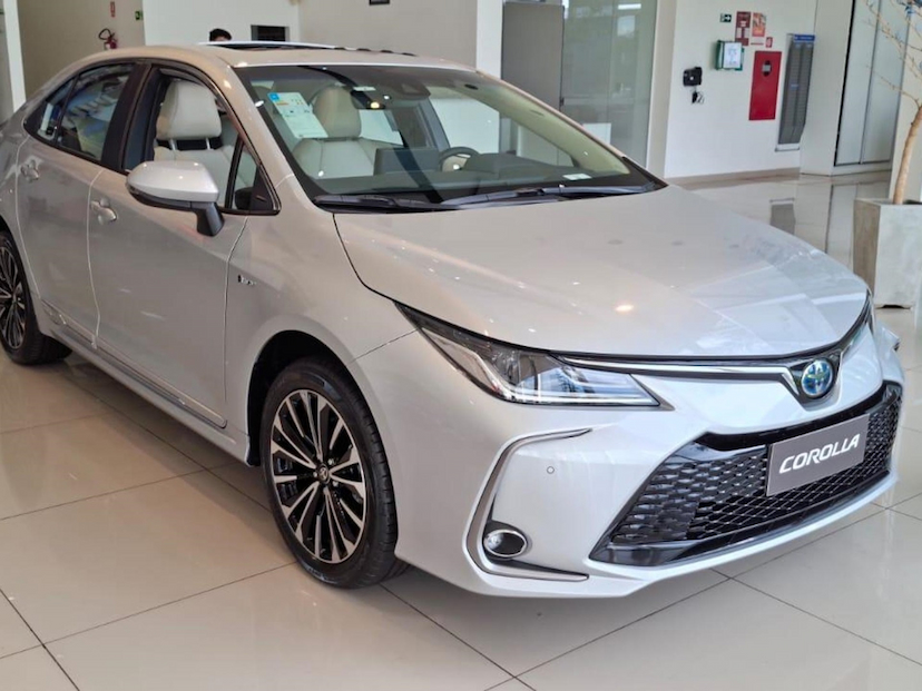 Foto do veículo TOYOTA COROLLA 1.8 VVT-I HYBRID FLEX ALTIS PREMIUM CVT 2026 0 KM 195.490,00