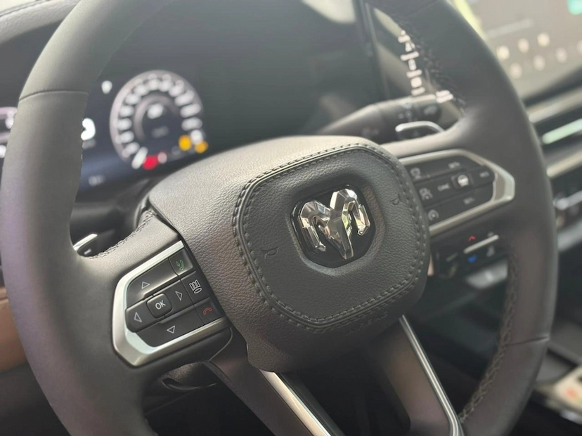 Foto do veículo RAM RAMPAGE 2.2 TURBO DIESEL LARAMIE 4X4 AUTOMÁTICO 2027 0 KM 223.800,00