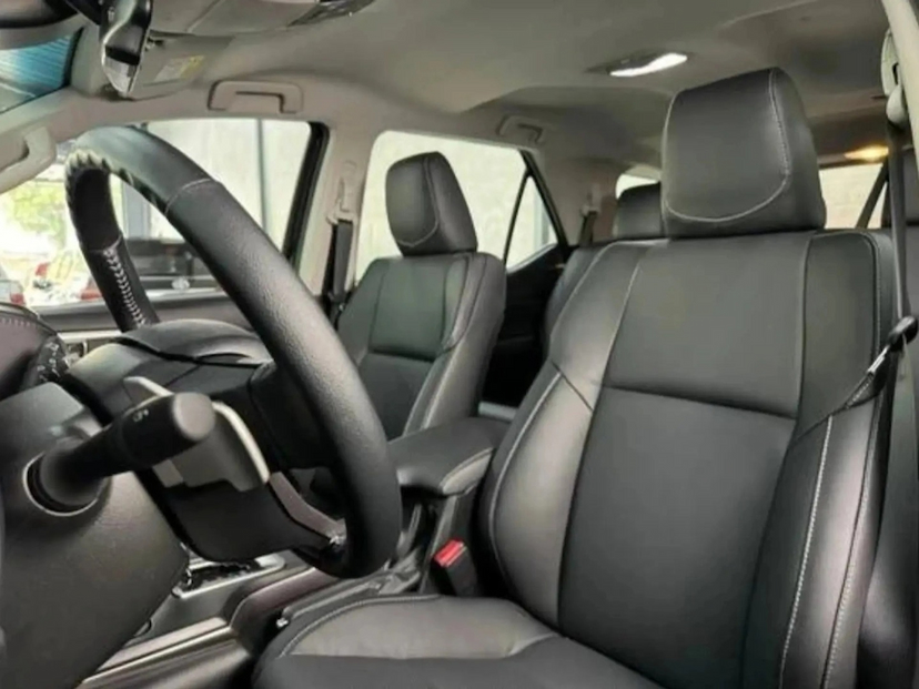 Foto do veículo TOYOTA HILUX SW4 2.8 D-4D TURBO DIESEL SRX PLATINUM 7L 4X4 AUTOMÁTICO 2026 0 KM 378.900,00