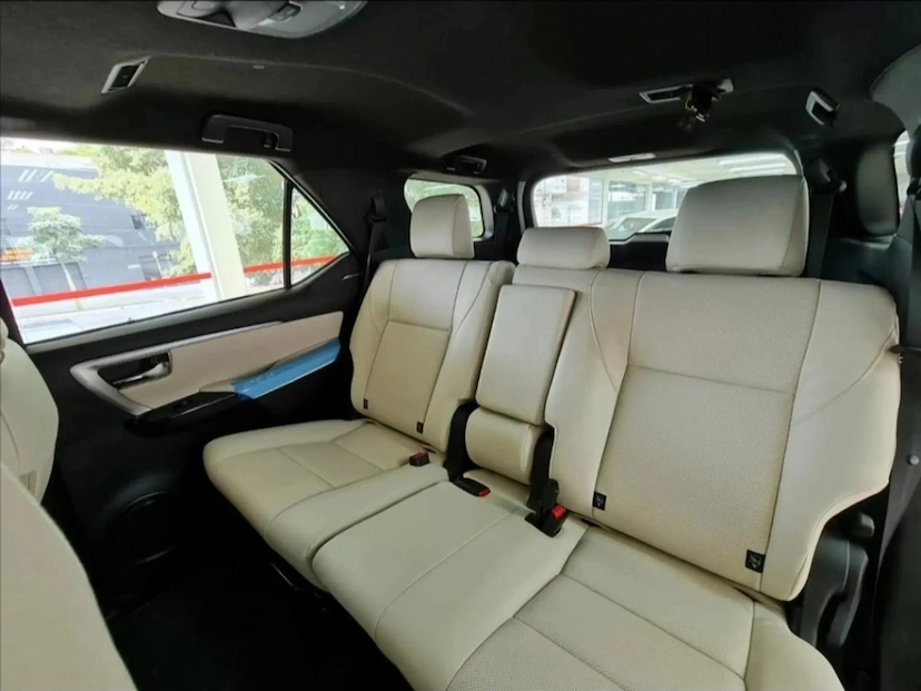 Foto do veículo TOYOTA HILUX SW4 2.8 D-4D TURBO DIESEL DIAMOND 7L 4X4 AUTOMÁTICO 2026 0 KM 424.890,00