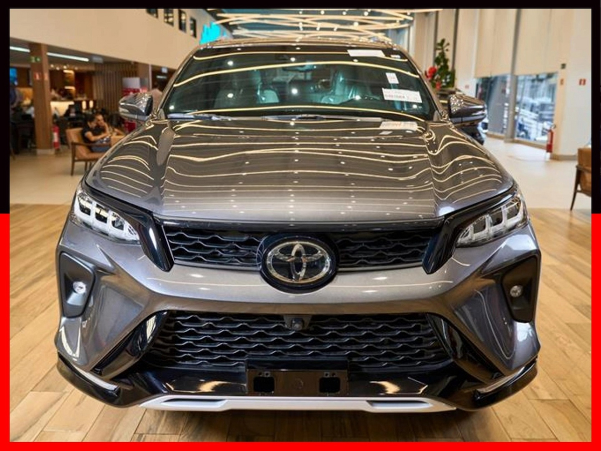Foto do veículo TOYOTA HILUX SW4 2.8 D-4D TURBO DIESEL DIAMOND 7L 4X4 AUTOMÁTICO 2026/2026 0 KM R$ 424.890,00