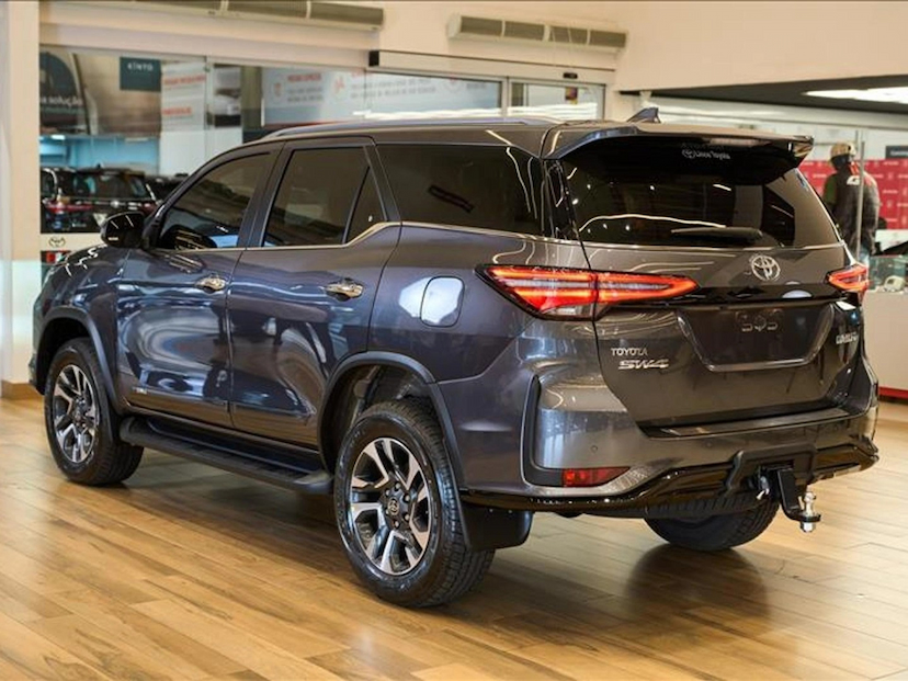 Foto do veículo TOYOTA HILUX SW4 2.8 D-4D TURBO DIESEL DIAMOND 7L 4X4 AUTOMÁTICO 2026 0 KM 424.890,00