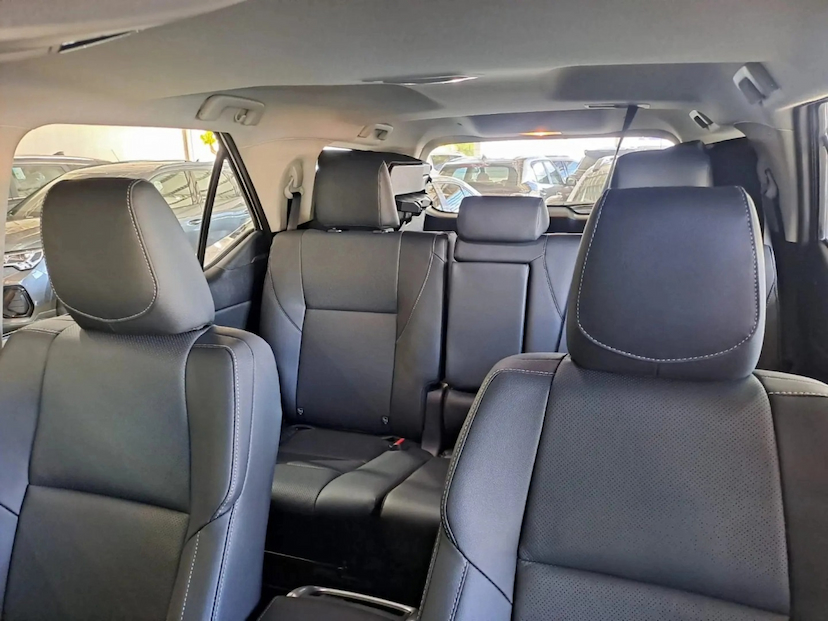 Foto do veículo TOYOTA HILUX SW4 2.8 D-4D TURBO DIESEL SRX PLATINUM 7L 4X4 AUTOMÁTICO 2026 0 KM 378.900,00