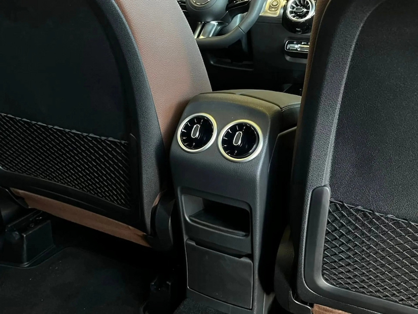 Foto do veículo MERCEDES-BENZ GLB 220 2.0 MHEV AMG LINE 4MATIC 8G-DCT 2026 0 KM 391.800,00