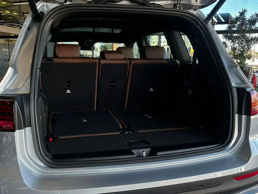 Foto do veículo MERCEDES-BENZ GLB 220 2.0 MHEV AMG LINE 4MATIC 8G-DCT 2026 0 KM 391.800,00