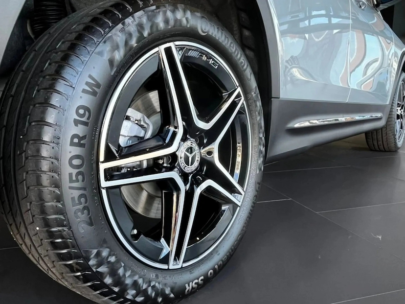 Foto do veículo MERCEDES-BENZ GLB 220 2.0 MHEV AMG LINE 4MATIC 8G-DCT 2026 0 KM 391.800,00
