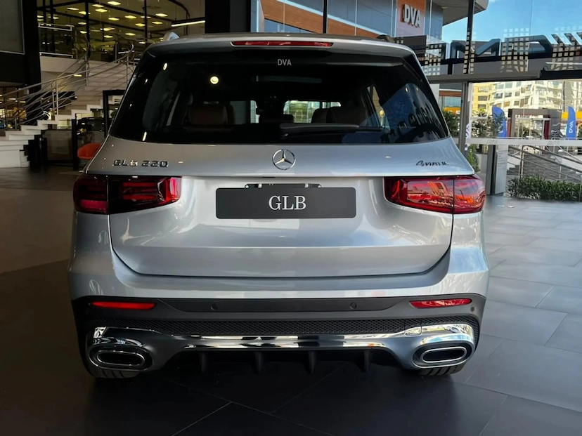 Foto do veículo MERCEDES-BENZ GLB 220 2.0 MHEV AMG LINE 4MATIC 8G-DCT 2026 0 KM 391.800,00