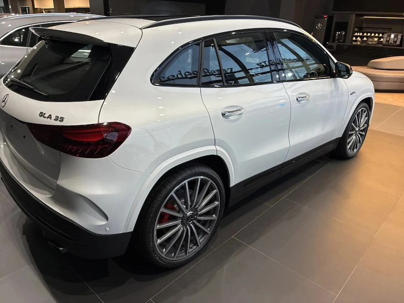 Foto do veículo MERCEDES-BENZ GLA 35 AMG 2.0 MHEV 4MATIC SPEEDSHIFT 2026 0 KM 535.890,00