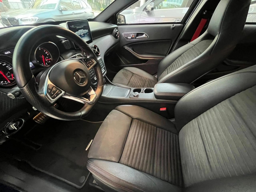 Foto do veículo MERCEDES-BENZ A 250 2.0 SPORT TURBO GASOLINA 4P AUTOMATIZADO 2017 77.000 KM 143.777,00
