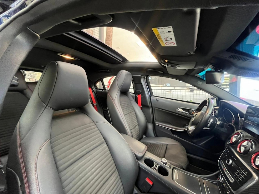 Foto do veículo MERCEDES-BENZ A 250 2.0 SPORT TURBO GASOLINA 4P AUTOMATIZADO 2017 77.000 KM 143.777,00