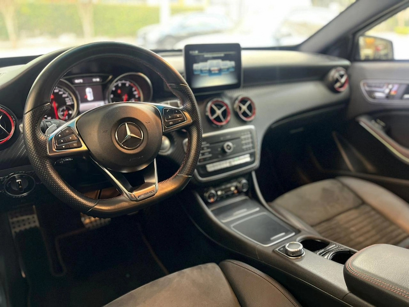 Foto do veículo MERCEDES-BENZ A 250 2.0 SPORT TURBO GASOLINA 4P AUTOMATIZADO 2017 77.000 KM 143.777,00