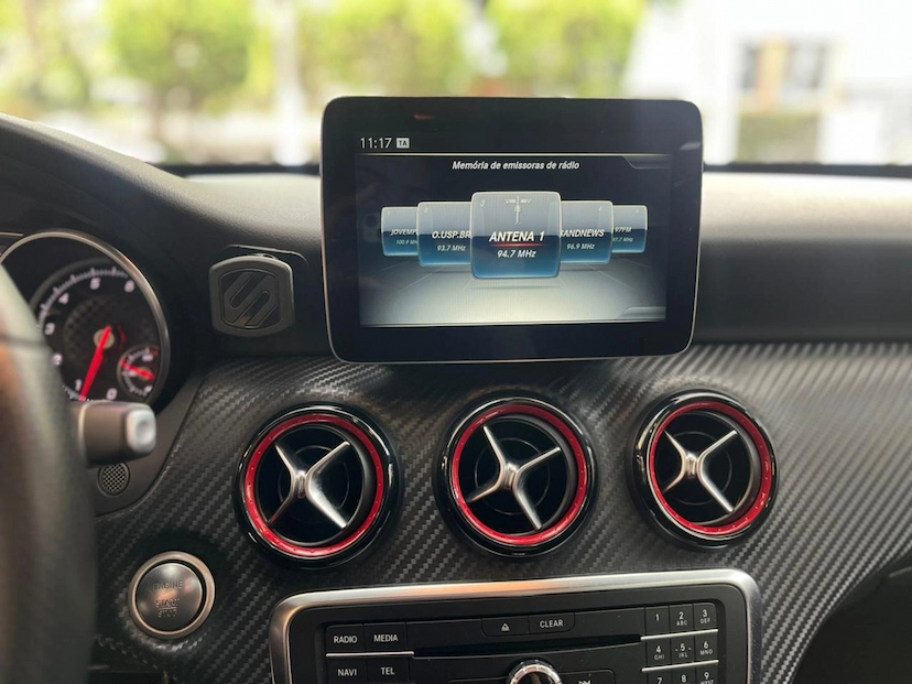 Foto do veículo MERCEDES-BENZ A 250 2.0 SPORT TURBO GASOLINA 4P AUTOMATIZADO 2017 77.000 KM 143.777,00