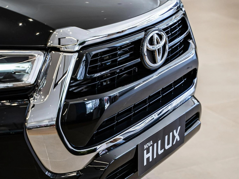 Foto do veículo TOYOTA HILUX 2.8 D-4D TURBO DIESEL CD SRX 4X4 AUTOMÁTICO 2026 0 KM 314.800,00
