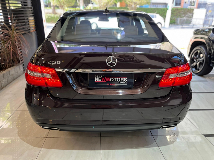 Foto do veículo MERCEDES-BENZ E 250 1.8 CGI AVANTGARDE 16V GASOLINA 4P AUTOMÁTICO 2013 56.000 KM 111.777,00