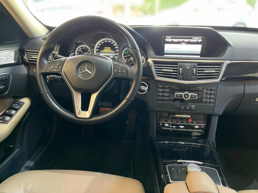 Foto do veículo MERCEDES-BENZ E 250 1.8 CGI AVANTGARDE 16V GASOLINA 4P AUTOMÁTICO 2013 56.000 KM 111.777,00