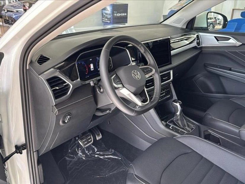 Foto do veículo VOLKSWAGEN TAOS 1.4 250 TSI TOTAL FLEX HIGHLINE AUTOMÁTICO 2026 0 KM 223.777,00