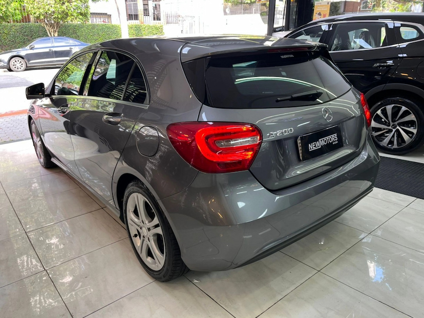 Foto do veículo MERCEDES-BENZ A 200 1.6 TURBO 16V FLEX 4P AUTOMÁTICO 2015 64.997 KM 95.777,00
