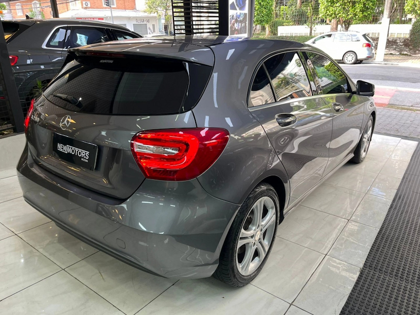 Foto do veículo MERCEDES-BENZ A 200 1.6 TURBO 16V FLEX 4P AUTOMÁTICO 2015 64.997 KM 95.777,00