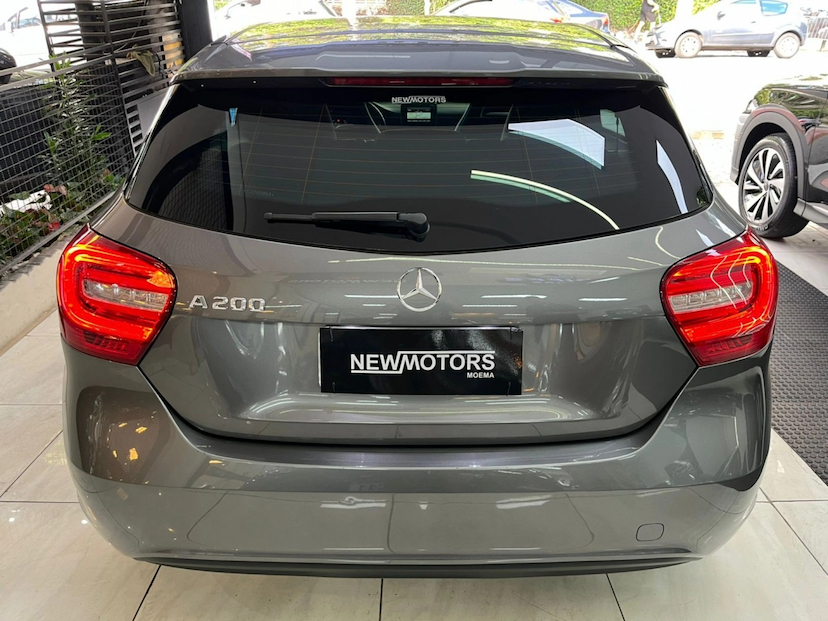 Foto do veículo MERCEDES-BENZ A 200 1.6 TURBO 16V FLEX 4P AUTOMÁTICO 2015 64.997 KM 95.777,00