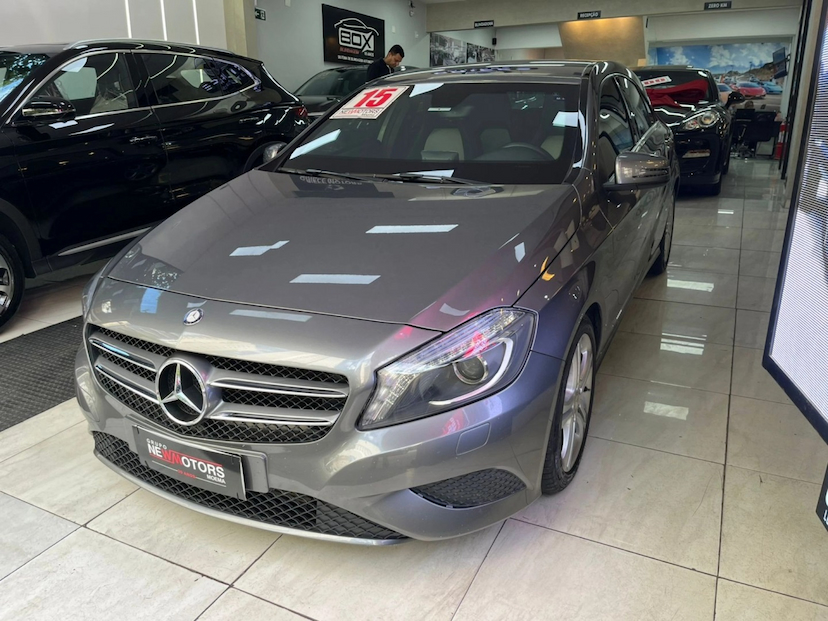 Foto do veículo MERCEDES-BENZ A 200 1.6 TURBO 16V FLEX 4P AUTOMÁTICO 2015 64.997 KM 95.777,00