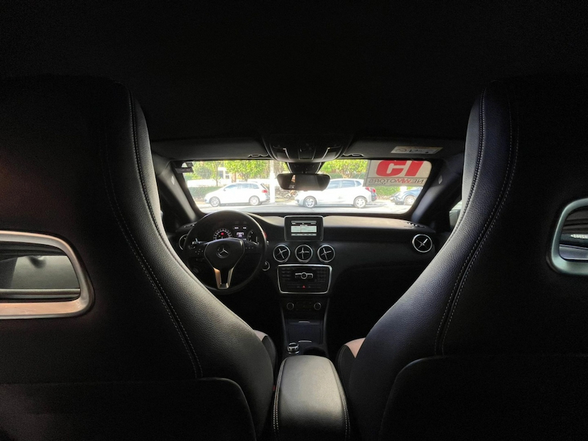 Foto do veículo MERCEDES-BENZ A 200 1.6 TURBO 16V FLEX 4P AUTOMÁTICO 2015 64.997 KM 95.777,00