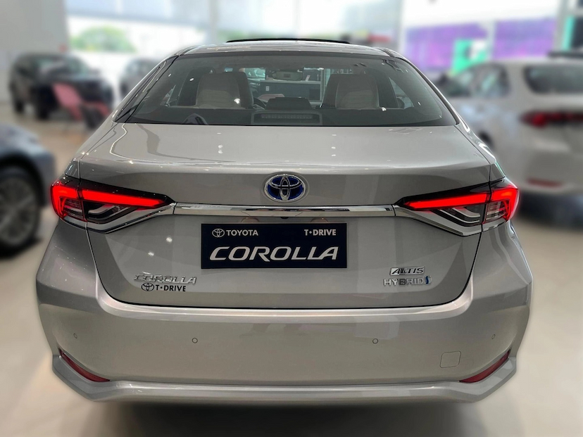 Foto do veículo TOYOTA COROLLA 1.8 VVT-I HYBRID FLEX ALTIS PREMIUM CVT 2026 0 KM 195.490,00