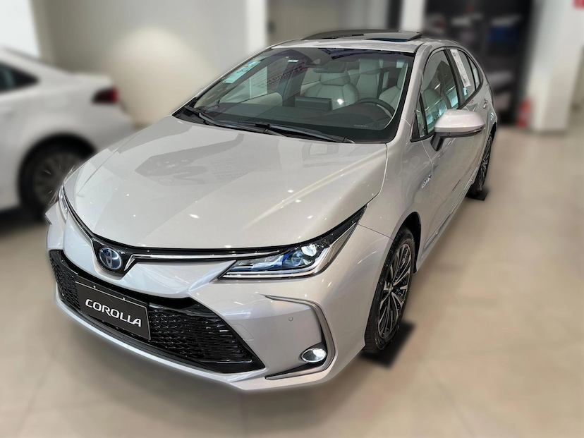 Foto do veículo TOYOTA COROLLA 1.8 VVT-I HYBRID FLEX ALTIS PREMIUM CVT 2026 0 KM 195.490,00