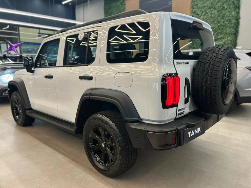 Foto do veículo GWM TANK 300 2.0 HI4-T PHEV 4X4 9HAT FLEX 2027 0 KM 328.900,00