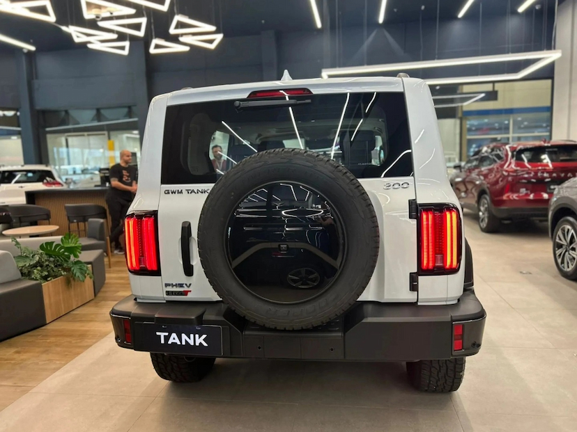 Foto do veículo GWM TANK 300 2.0 HI4-T PHEV 4X4 9HAT FLEX 2027 0 KM 328.900,00