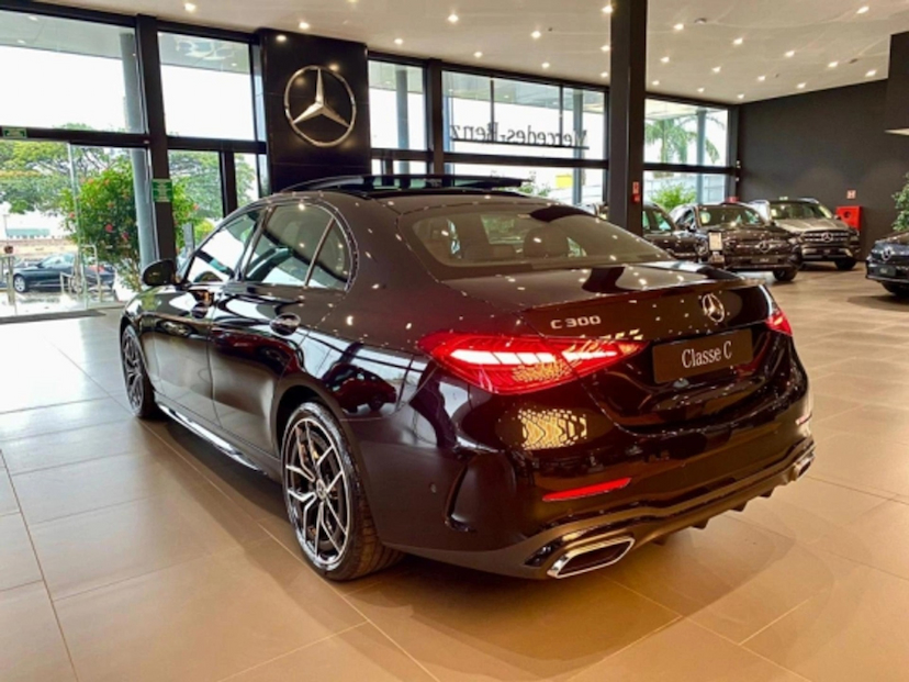 Foto do veículo MERCEDES-BENZ C 300 2.0 EQ BOOST HÍBRIDO AMG LINE 9G-TRONIC 2026 0 KM 449.800,00